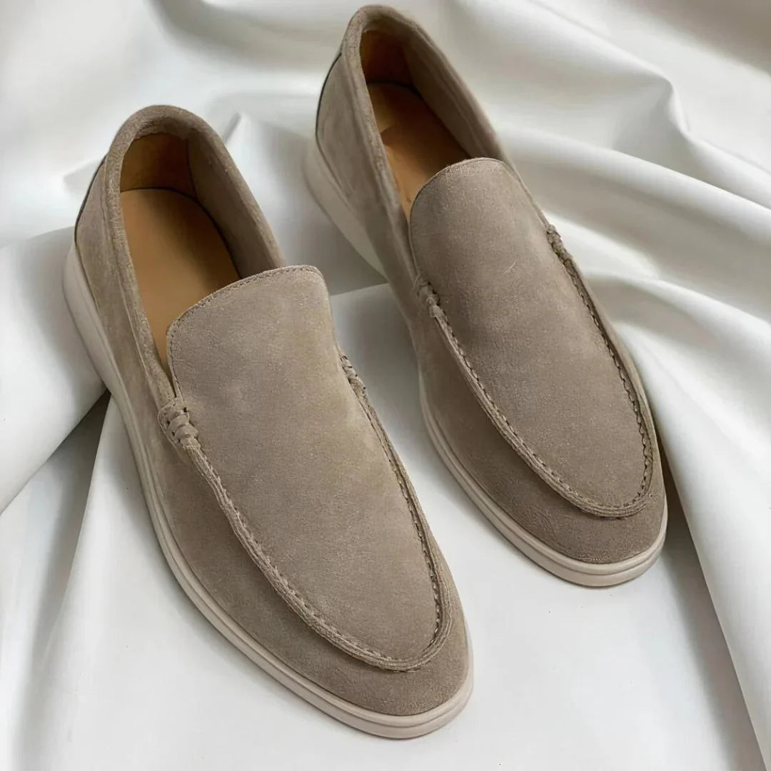 William™ | Tidlösa loafers i mocka med lyxig känsla och maximal komfort