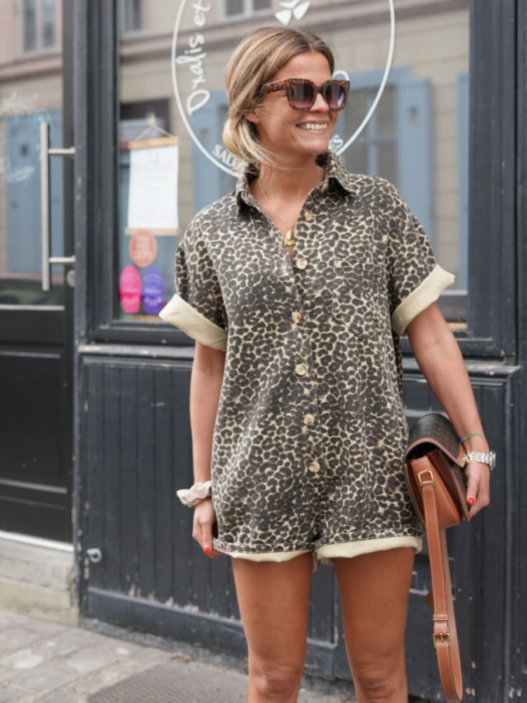 Leyla™ | Lätt och luftig leopardklänning för en djärv sommarslook