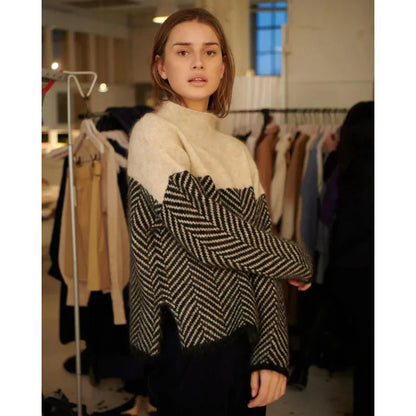 Evelina™ | Polotröja med modern touch