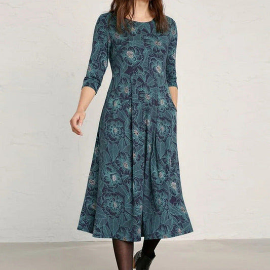 Elegant Blommig Klänning Med Blommor